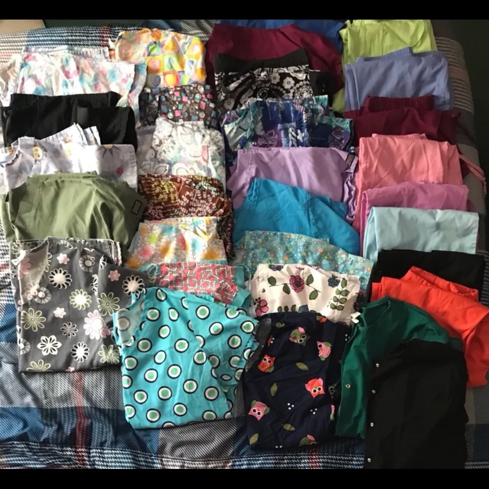 Medium Scrubs Lot